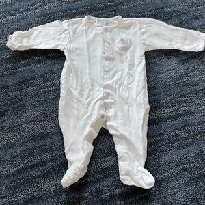 Euc- kissy kissy onesie size 0-3 months